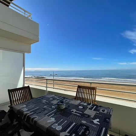 T2 Avec Terrasse, Climatisation Et Parking à - Fr-1-413-236 Appartement